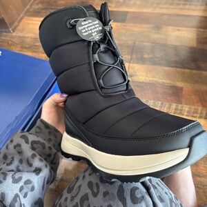NWT Black Kizik Winter Boots